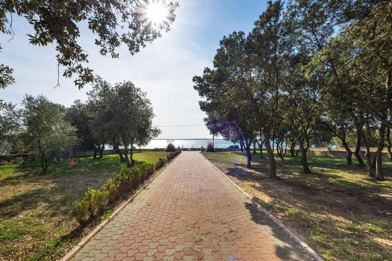Apartments By The Sea Vrsi - Mulo, Zadar - 5951 Exterior photo